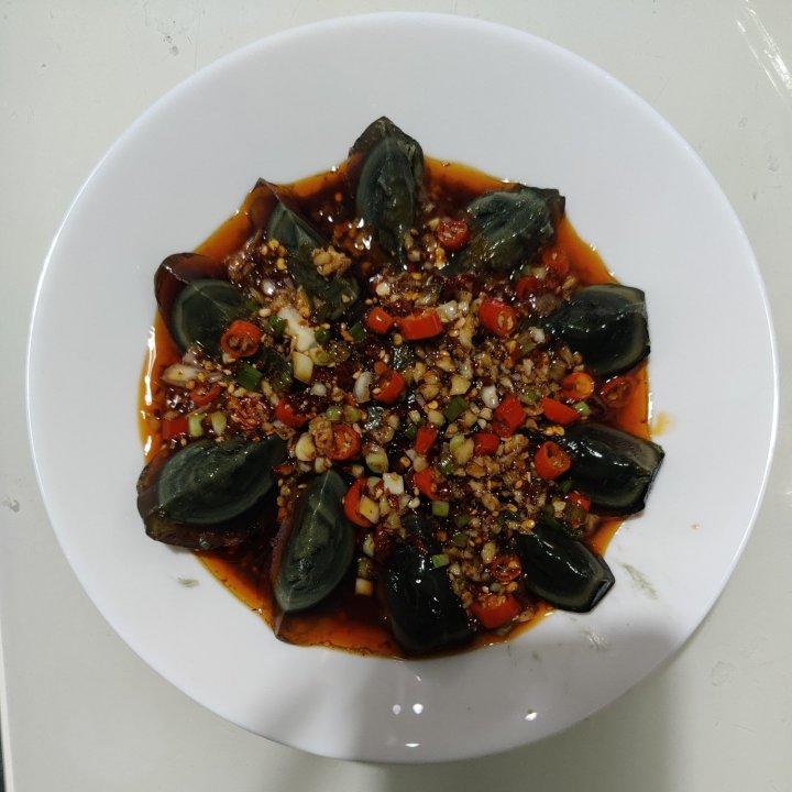 凉拌皮蛋