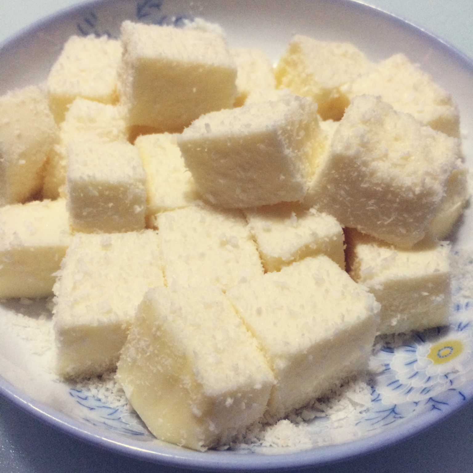 完胜85度C牛奶椰丝小方