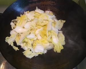 白菜炖豆腐泡的做法 步骤3