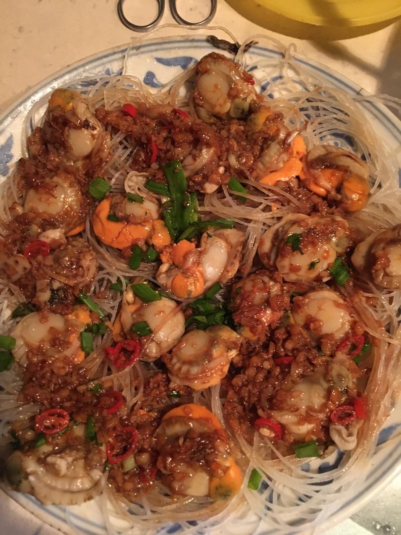 蒜蓉粉丝蒸扇贝（清晰图片步骤讲解）
