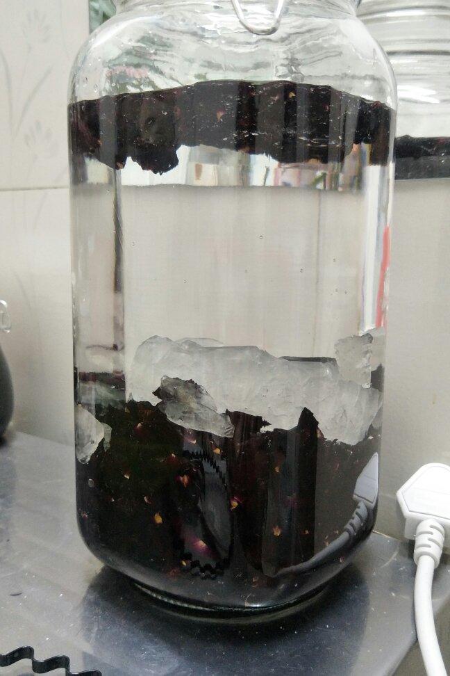 香甜的玫瑰花酒