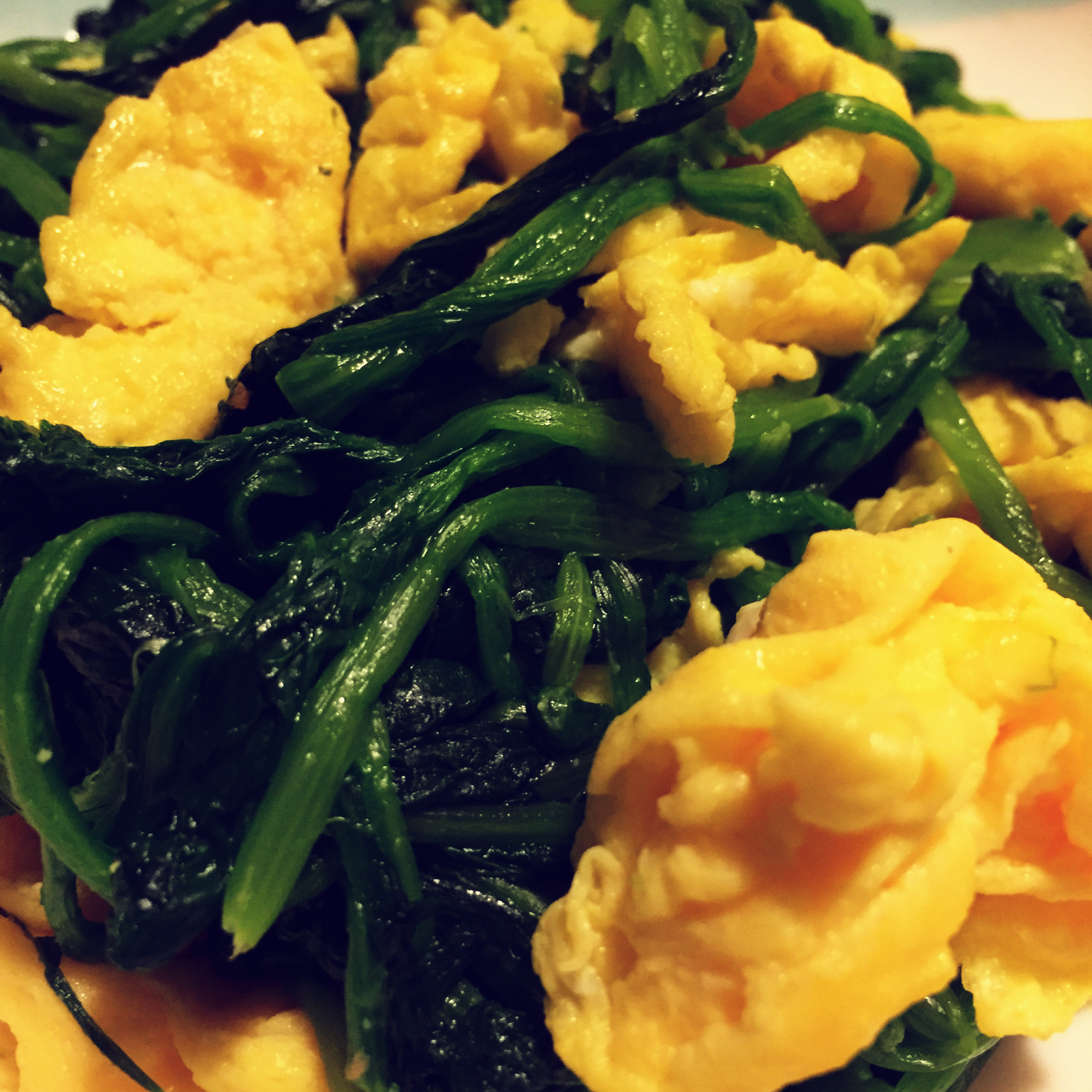 菠菜炒鸡蛋