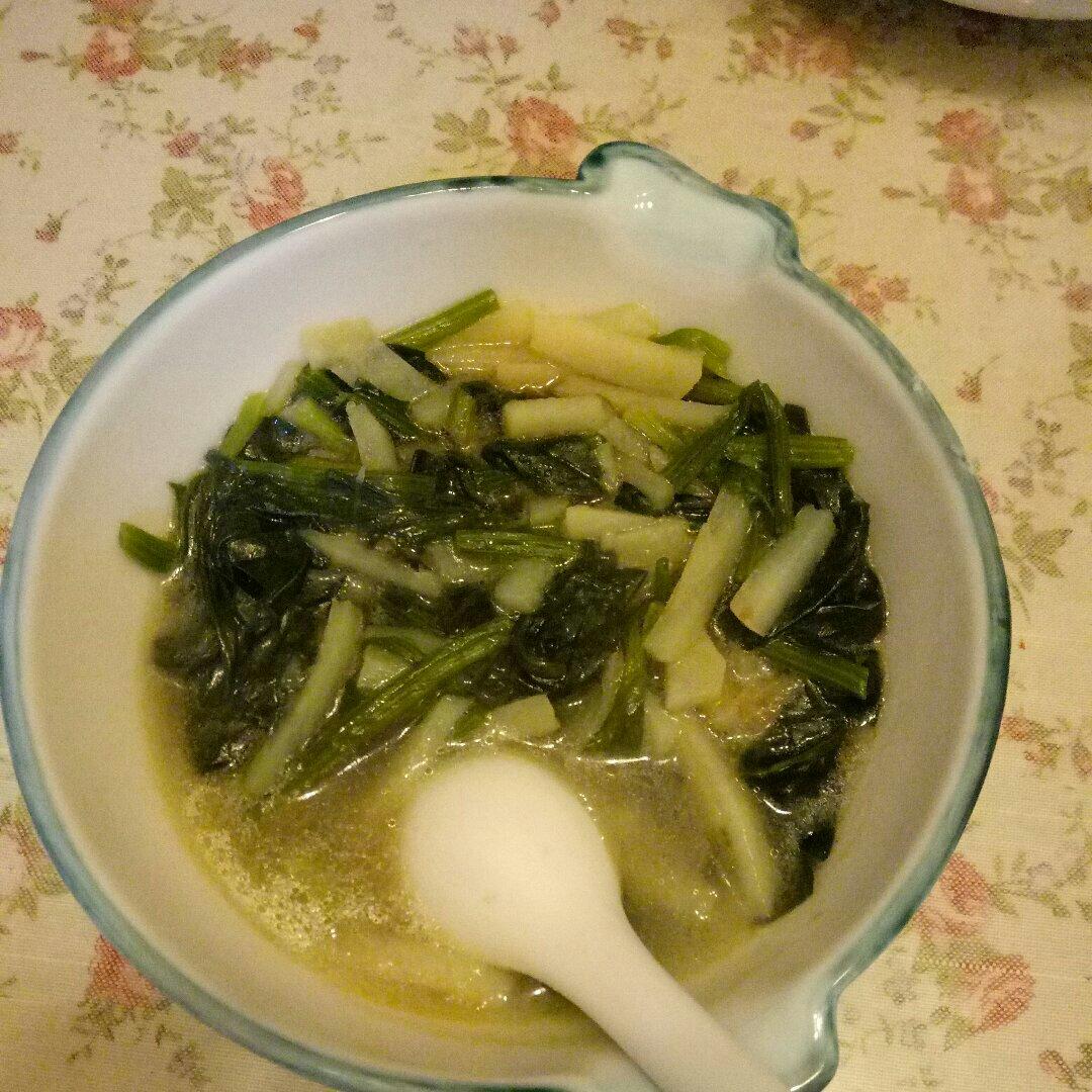 菠菜土豆条汤