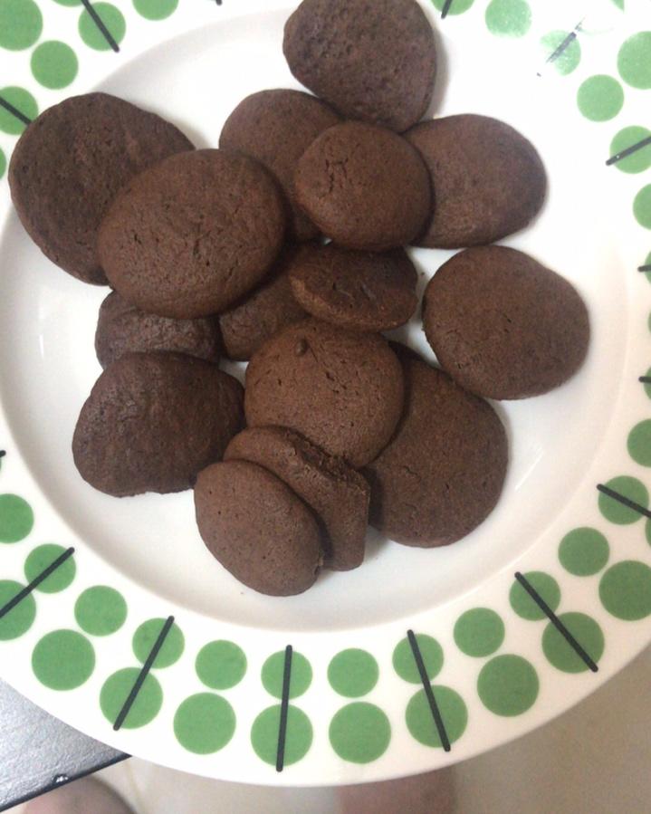 挤花毫无压力的巧克力曲奇