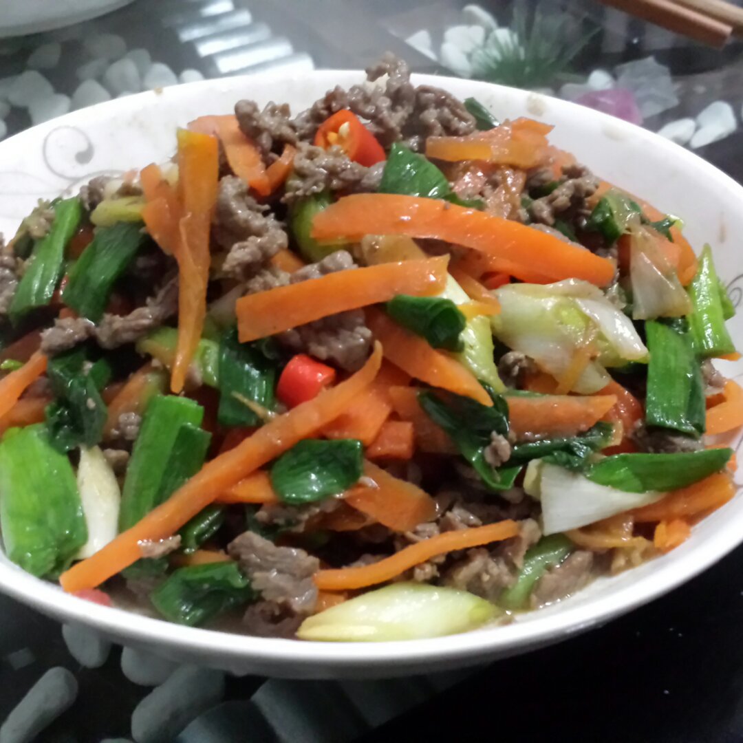 胡萝卜炒牛肉