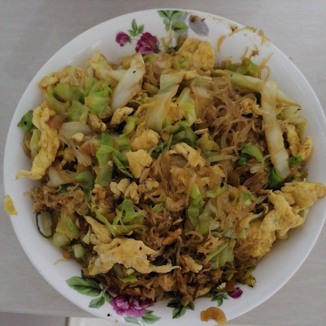 包菜粉丝炒鸡蛋