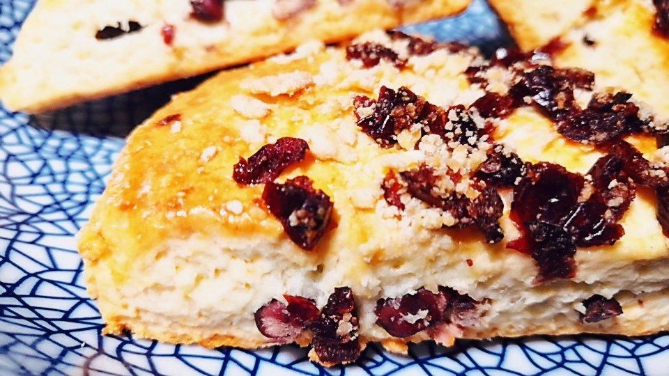 满屋飘香，口口都是满足——酥松香甜的蔓越莓蜜豆司康