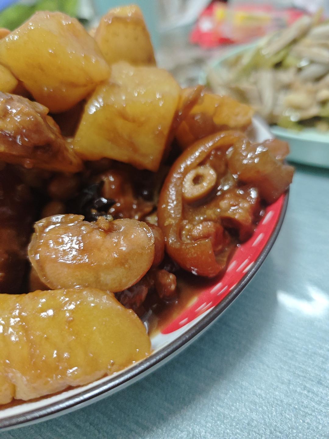美味的家常菜：红烧猪蹄