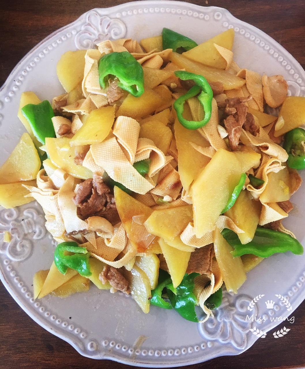 尖椒炒干豆腐