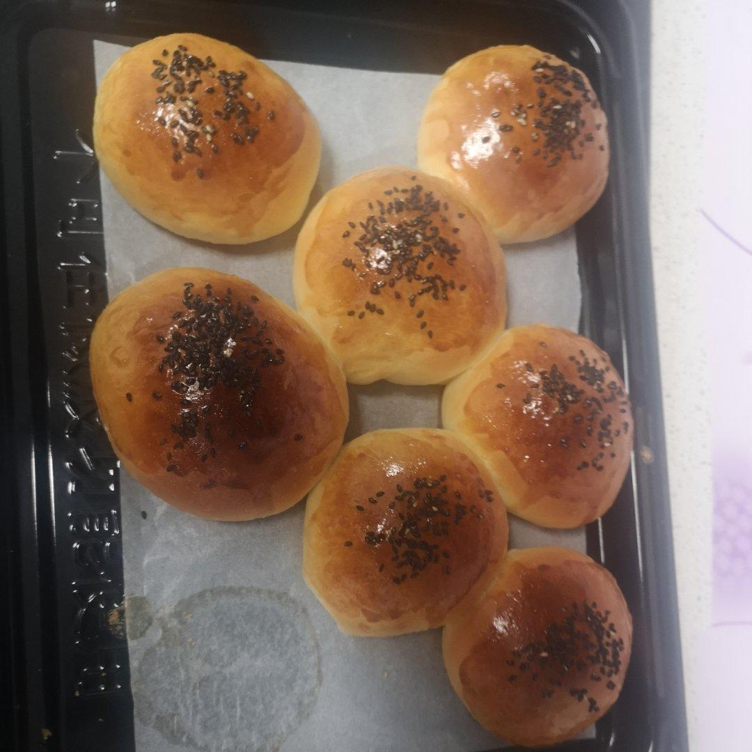 汉堡胚餐包（超百搭手揉面团-详细步骤视频）