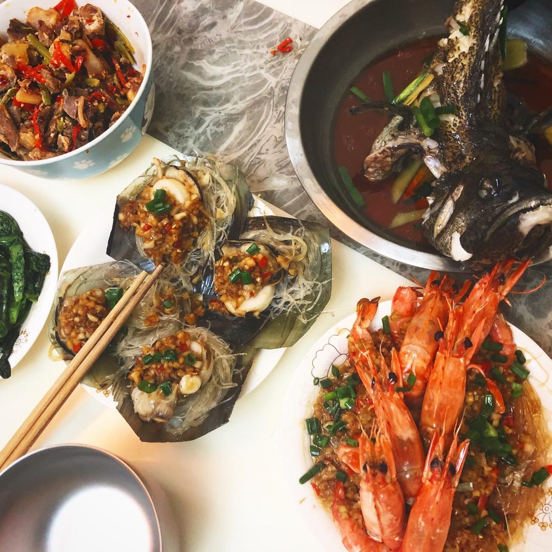 【视频】蒜蓉粉丝蒸扇贝