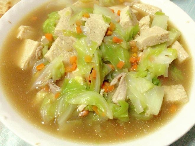 圆白菜炖冻豆腐的做法