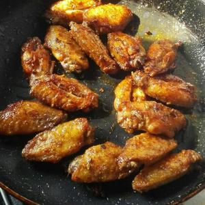 平底锅版烤鸡翅的做法 步骤7
