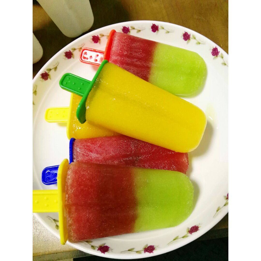 自制缤纷多彩水果冰棍—夏季冰爽