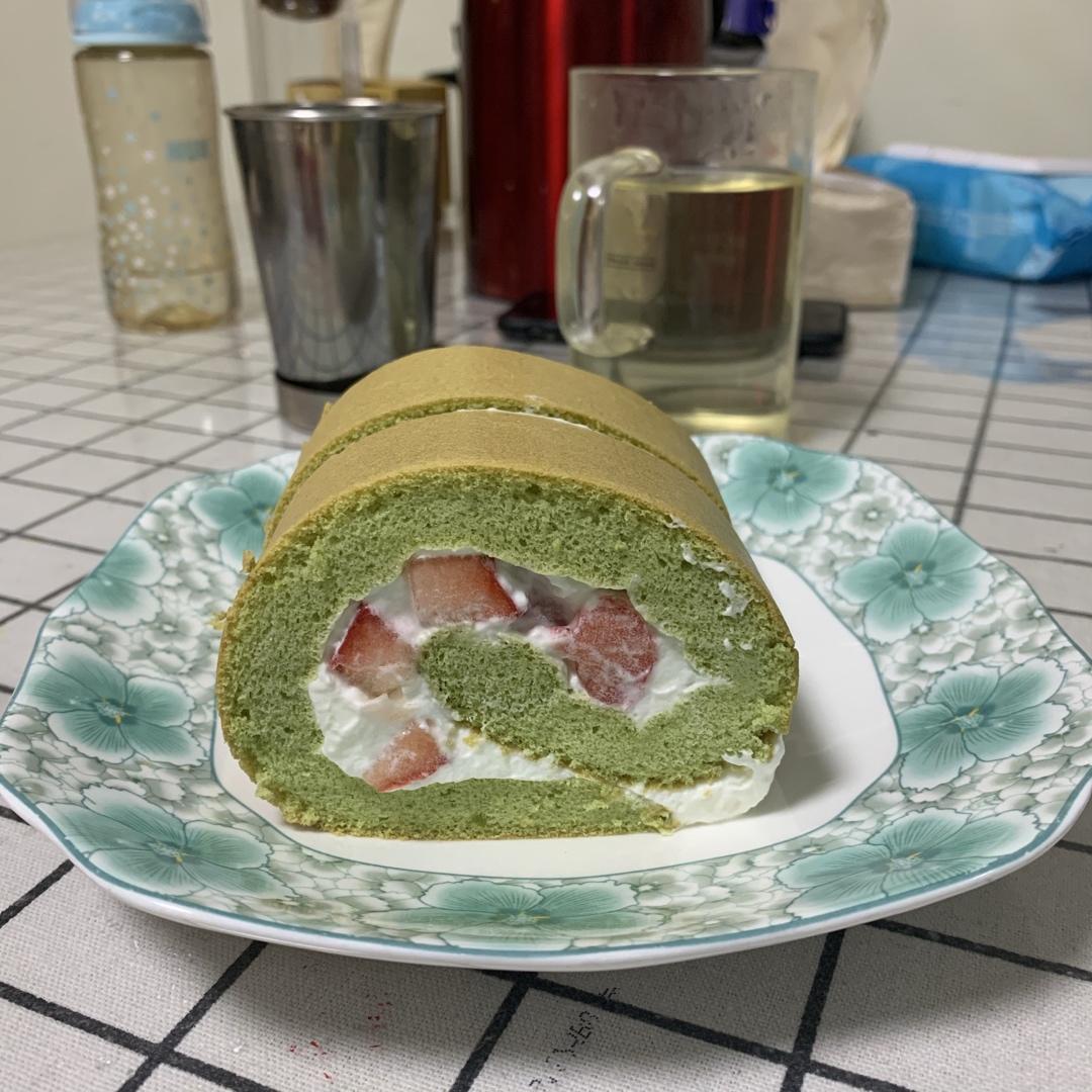 圣诞菠菜草莓蛋糕卷