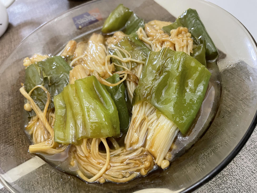 青椒金针菇卷～吃过就忘不了
