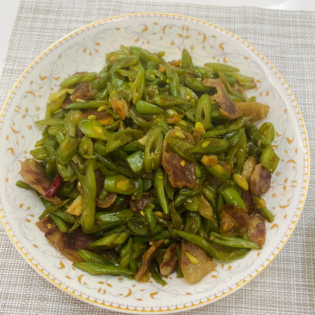 家常菜—四季豆炒腊肠