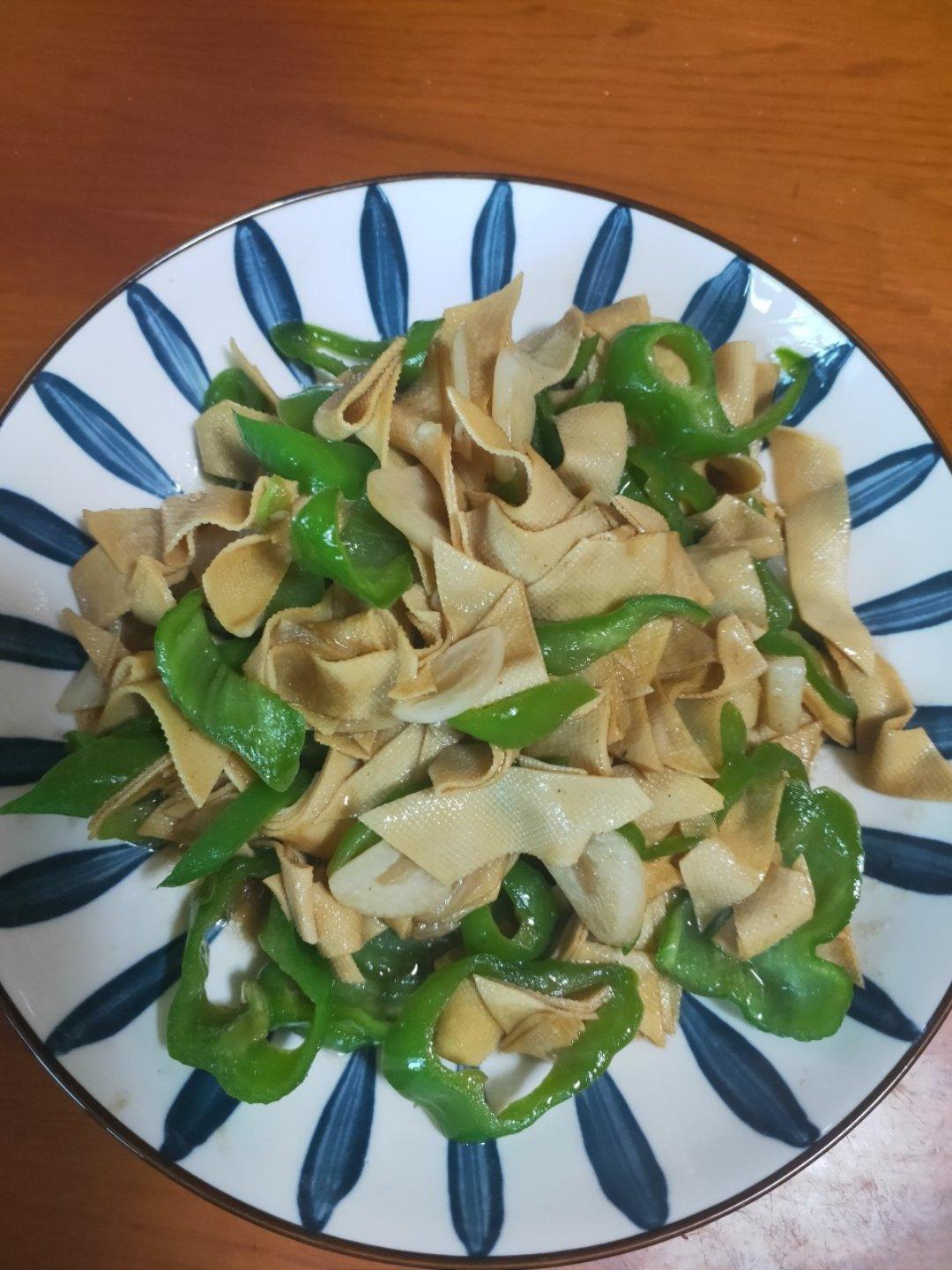 尖椒炒干豆腐