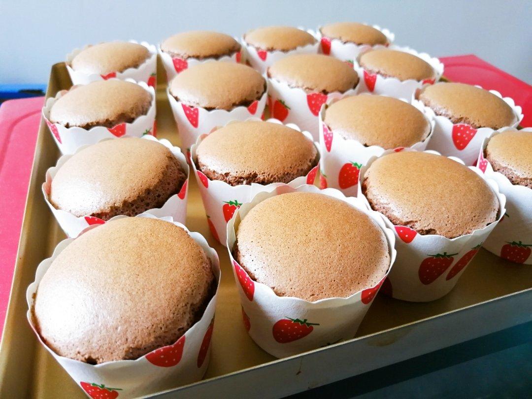 酸奶可可纸杯蛋糕