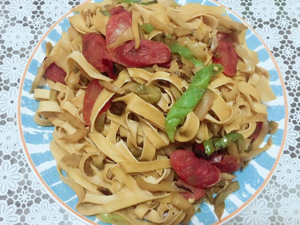 榨菜炒豆腐皮的做法