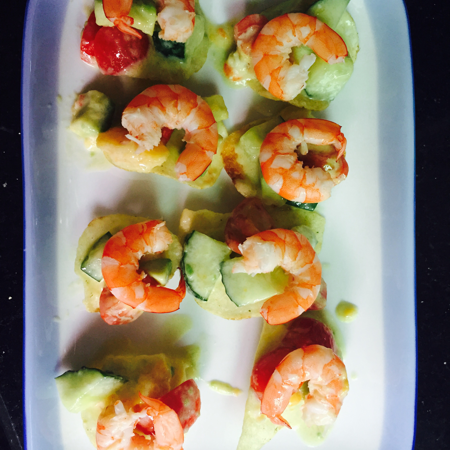 薯片牛油果大虾沙拉