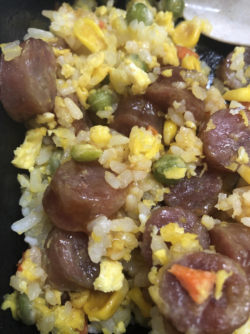 爆好吃的无敌腊肠炒饭