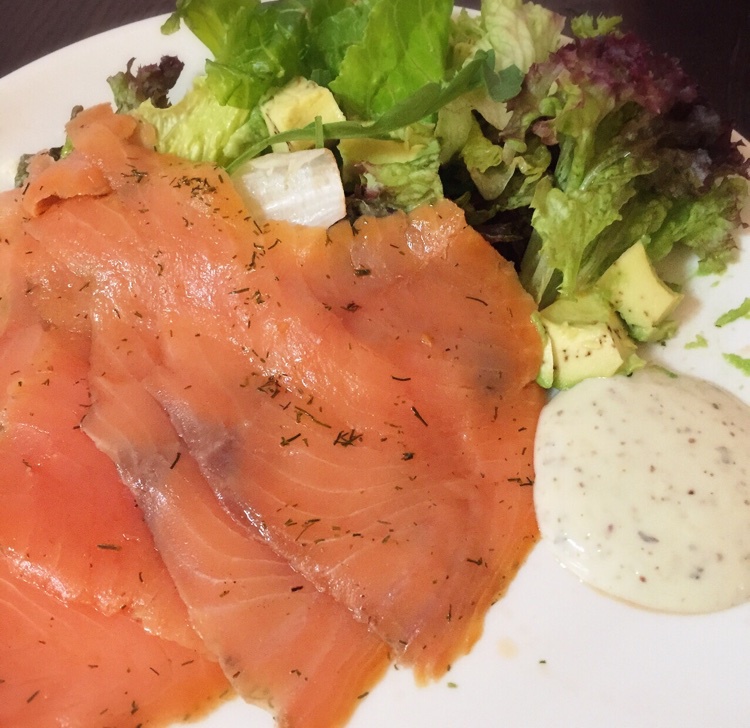 烟熏三文鱼沙拉