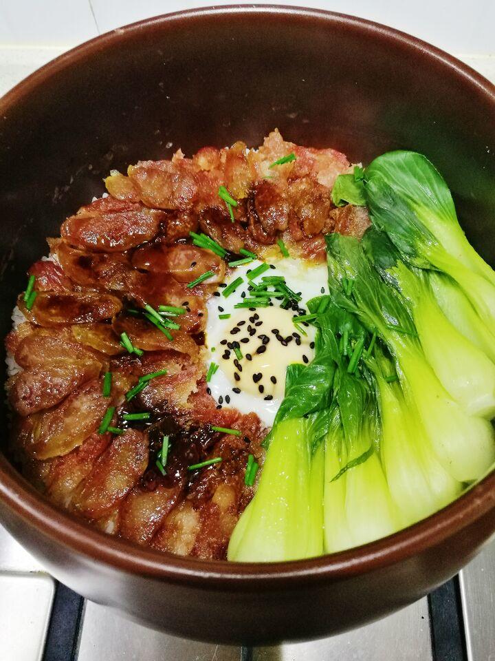 《广式腊肠砂锅煲仔饭》的做法