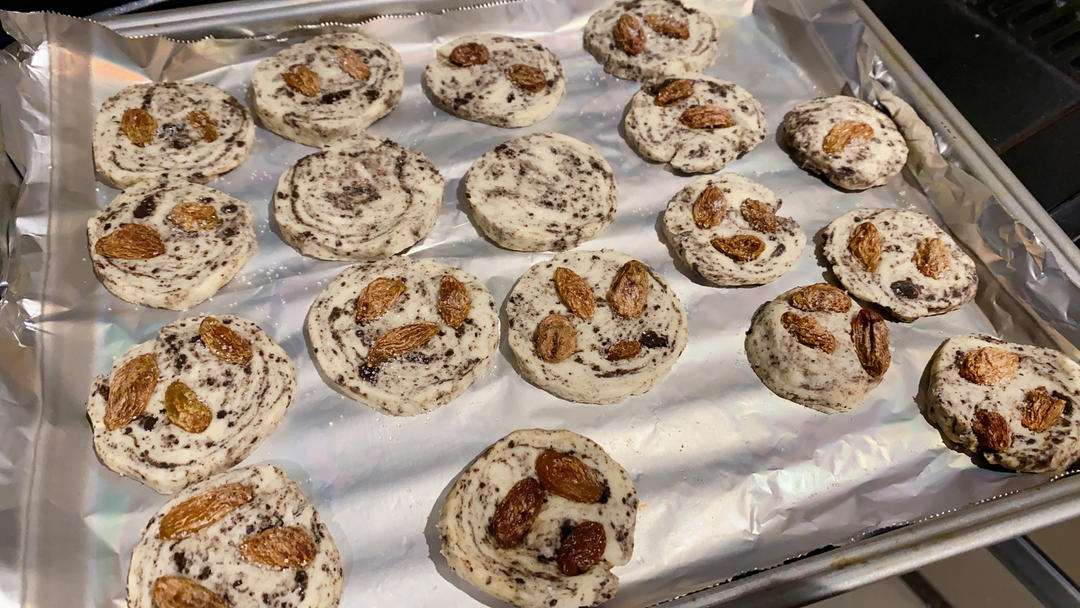 酥到掉渣！烘焙小白一看就会牛奶奥利奥饼干