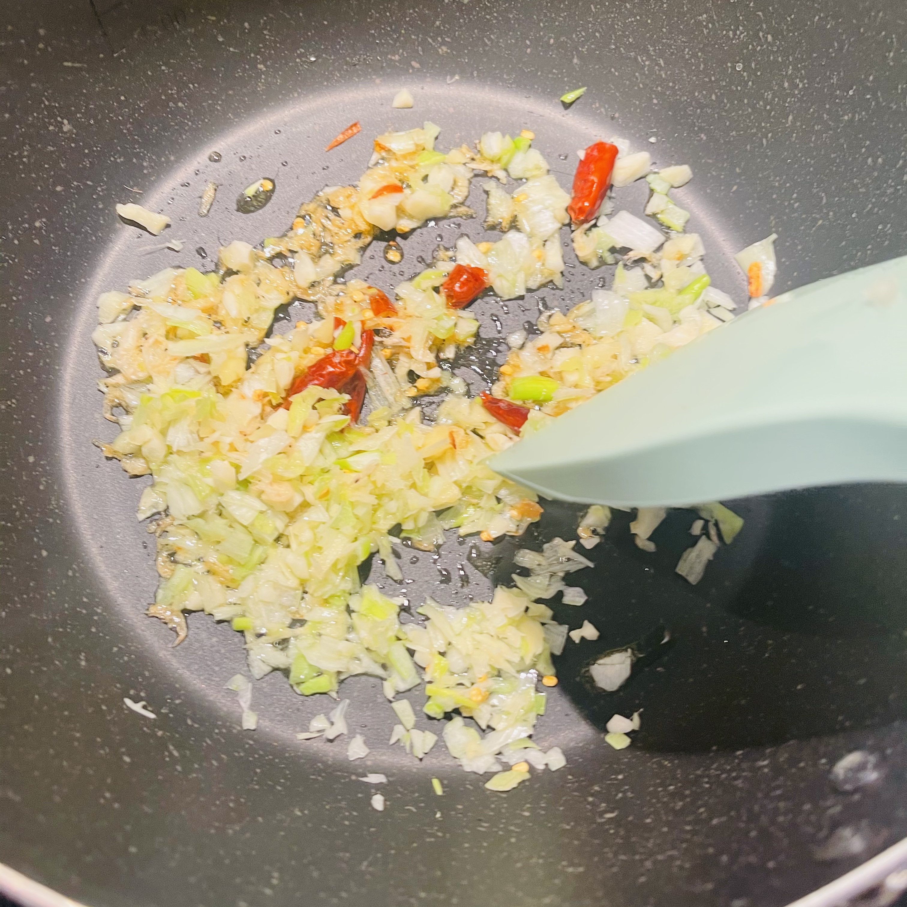 快手菜❤️炝炒大白菜的做法 步骤3
