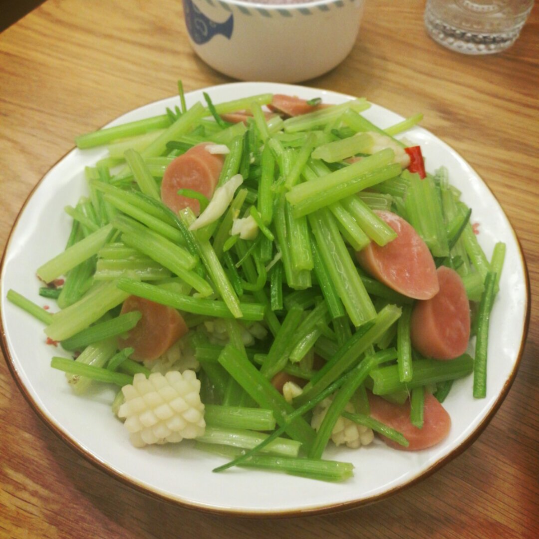 芹菜炒肉