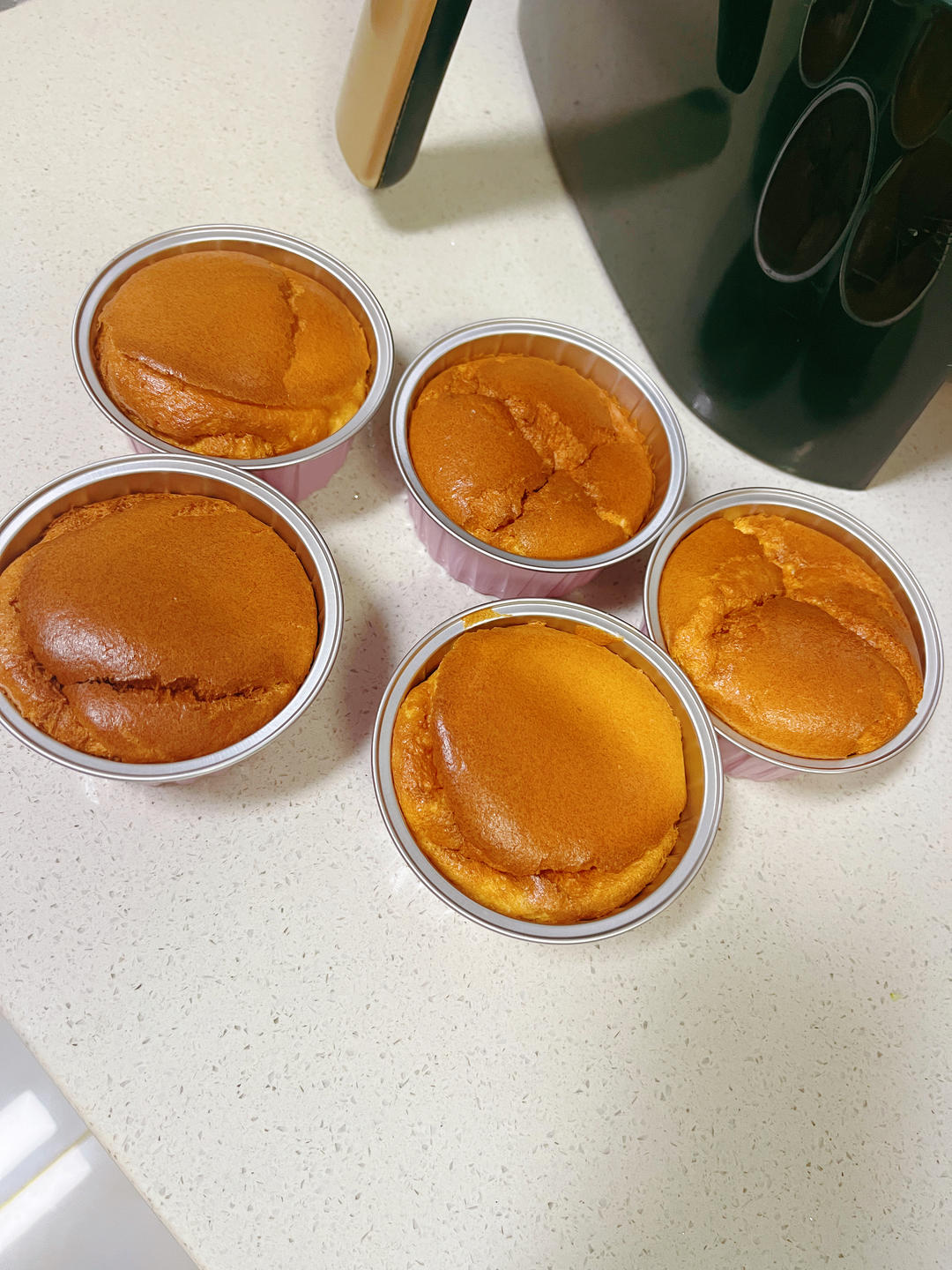 空气炸锅一人食——快手低糖酸奶蛋糕