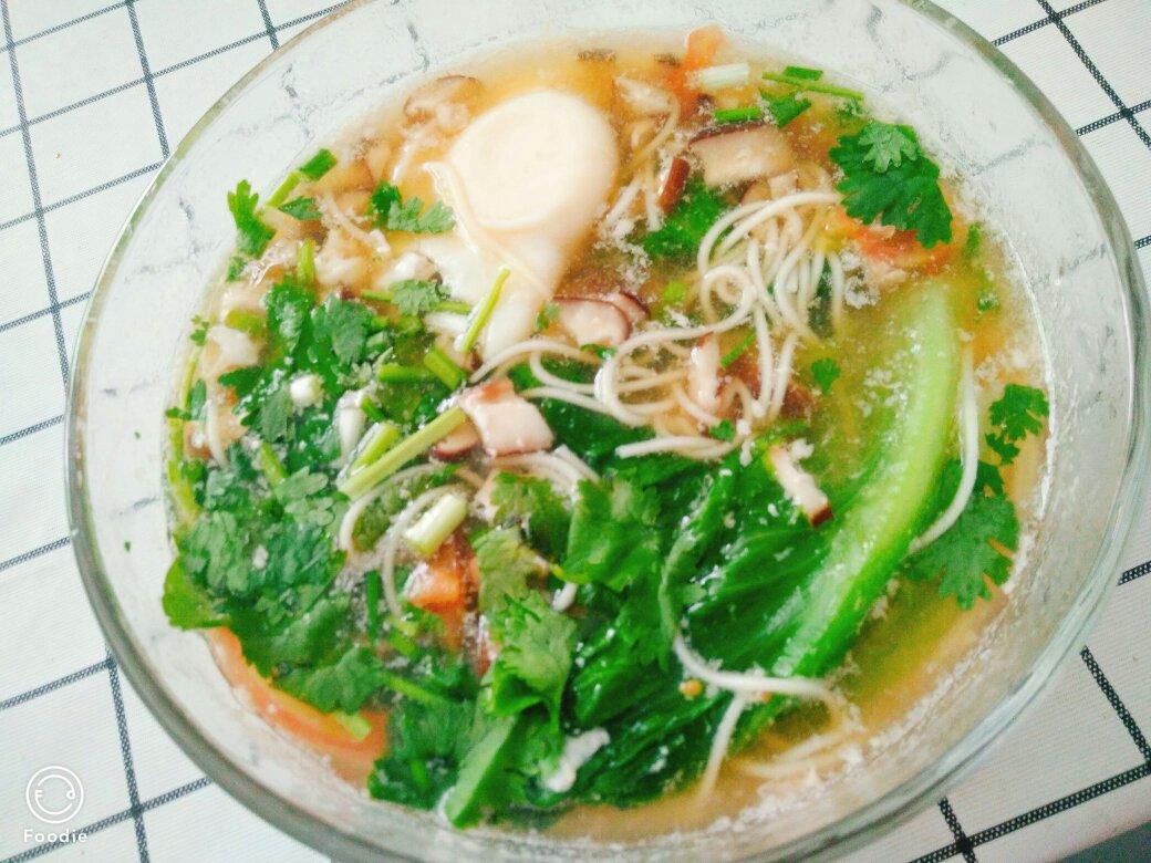 菌汤面条 看得见的香菇 尝得到的鲜美 这才是真正的菌汤