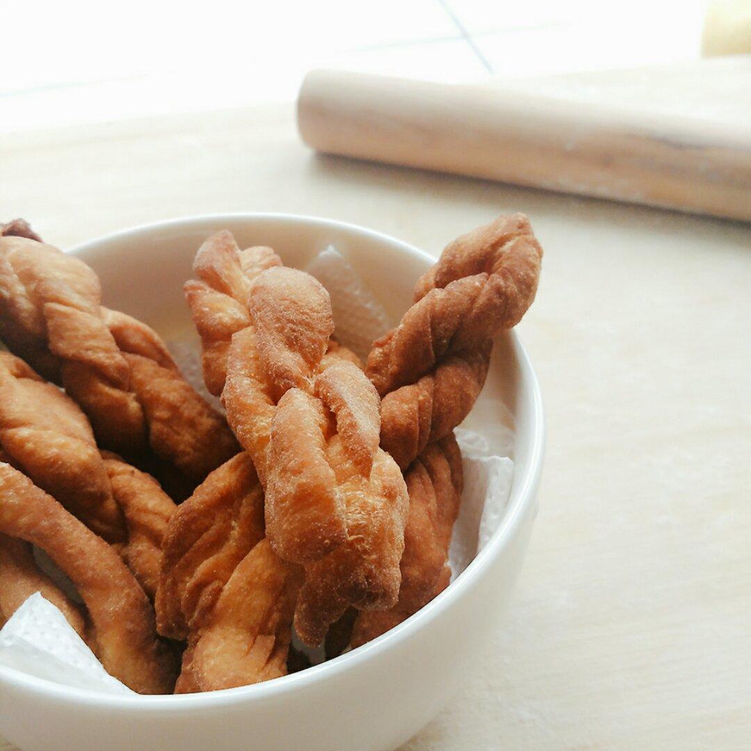 鸡蛋小麻花