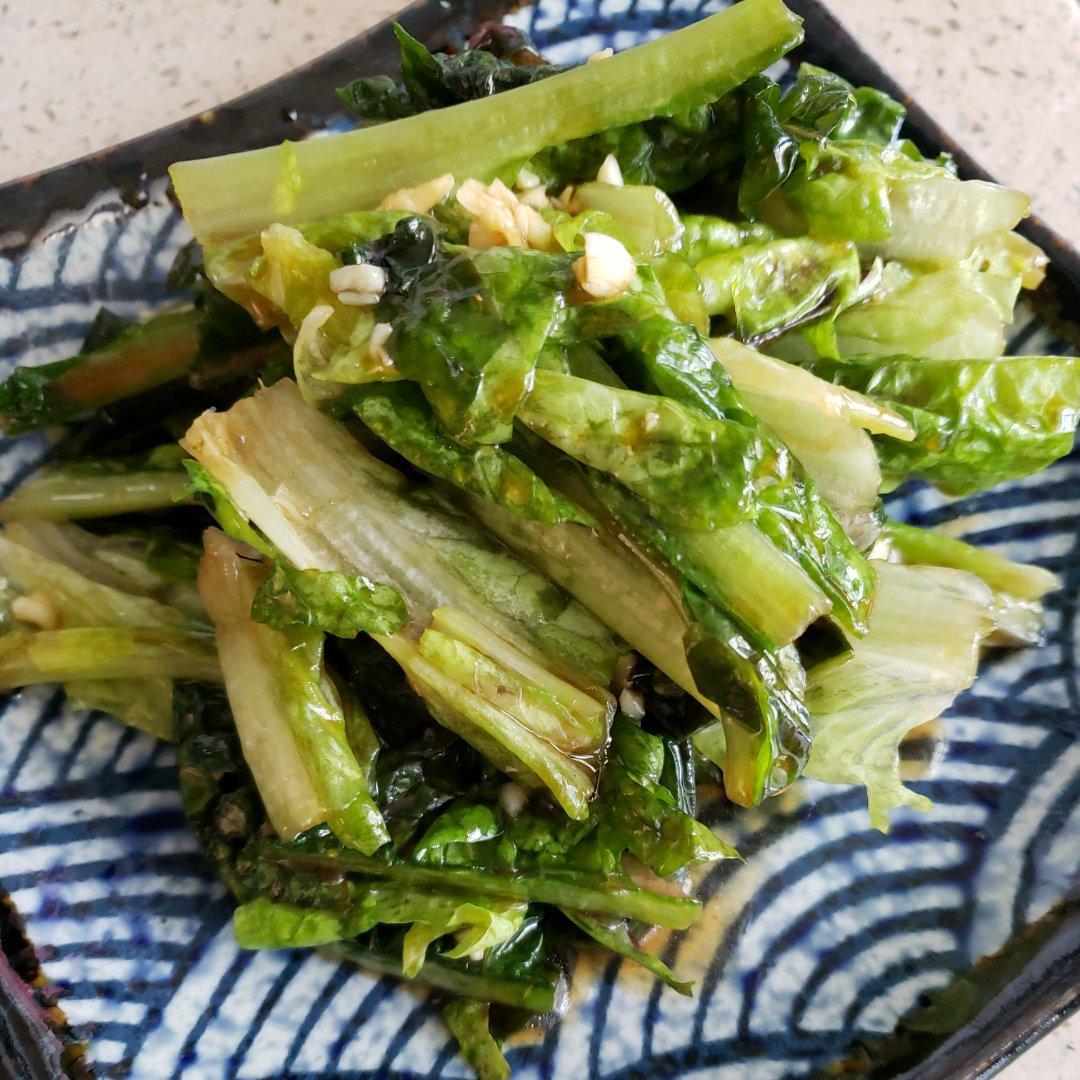 不管什么季节有这个菜可以多吃两碗饭，炝拌莴笋叶