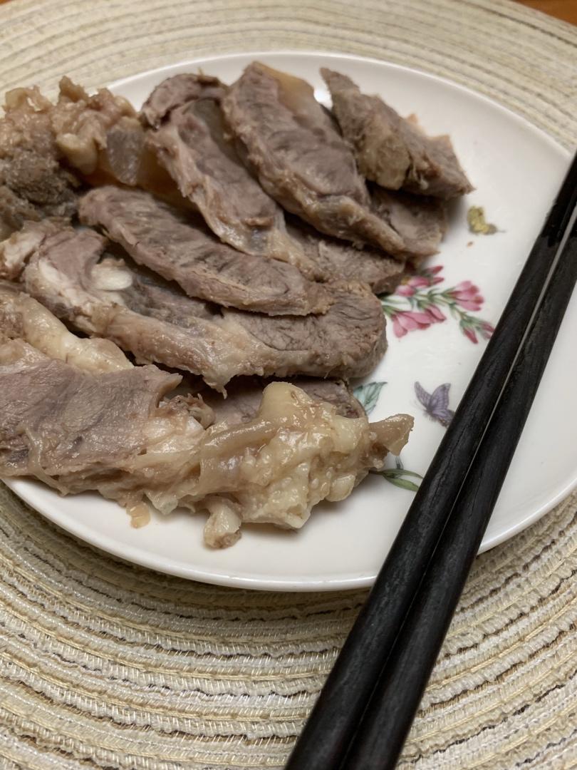 卤牛腱