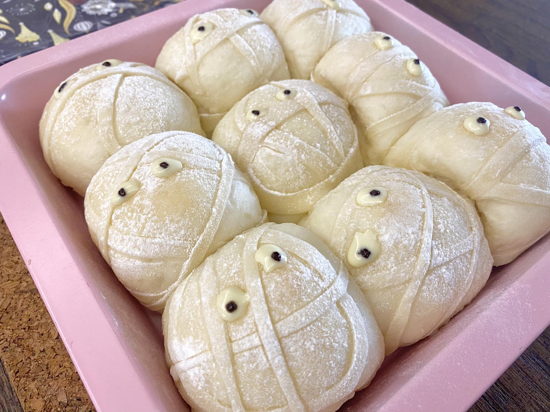 绵软洁白的【日式牛乳挤挤小面包】万圣节木乃伊造型