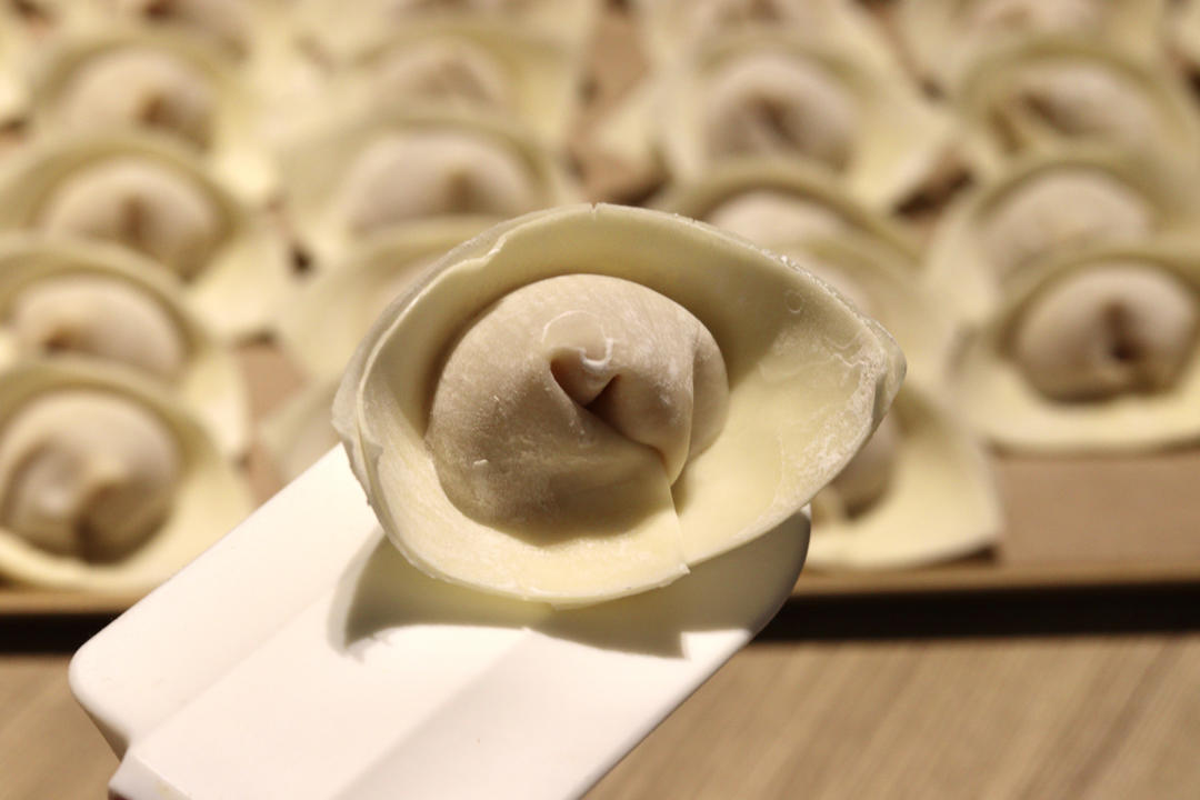 元宝馄饨的包法