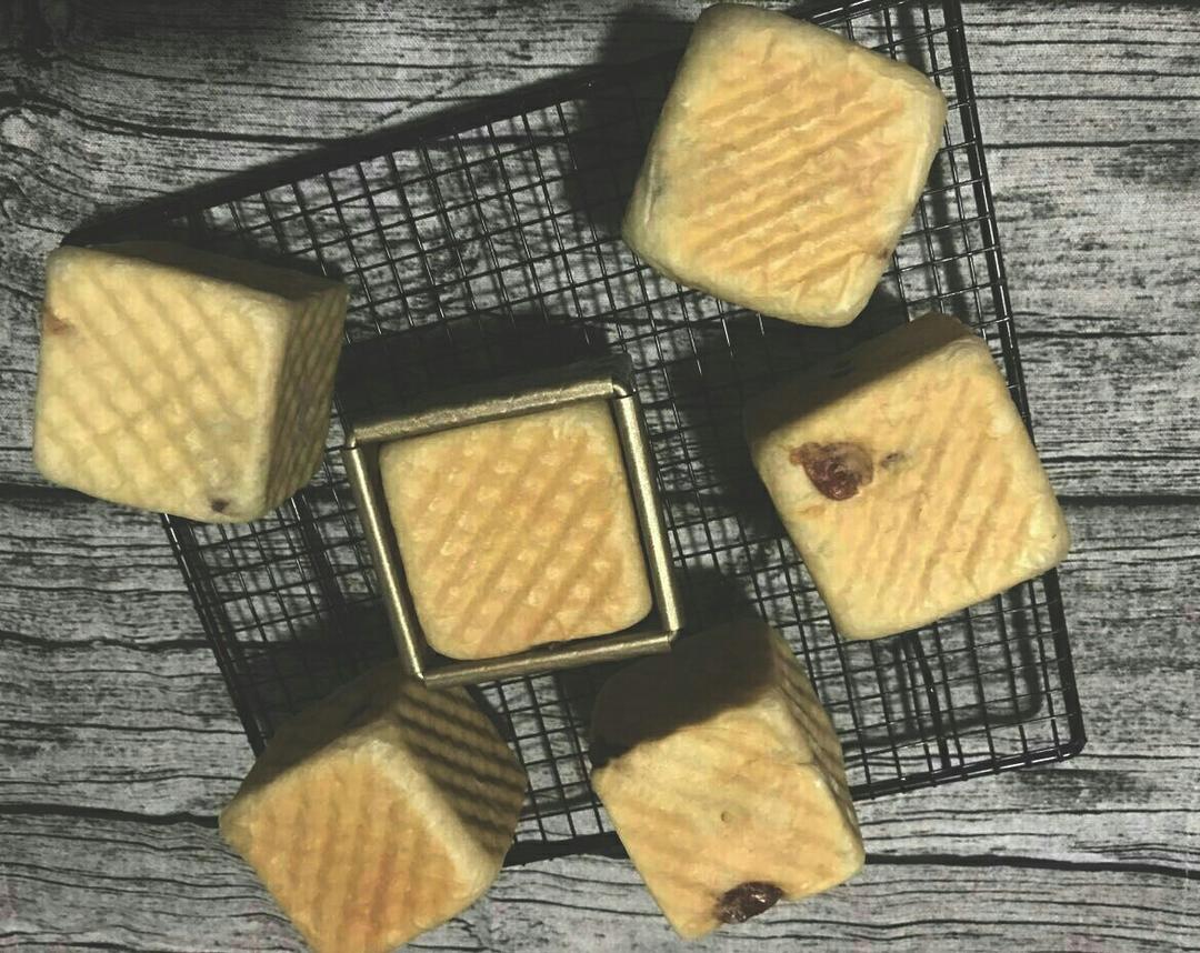 牛奶荔枝小方包