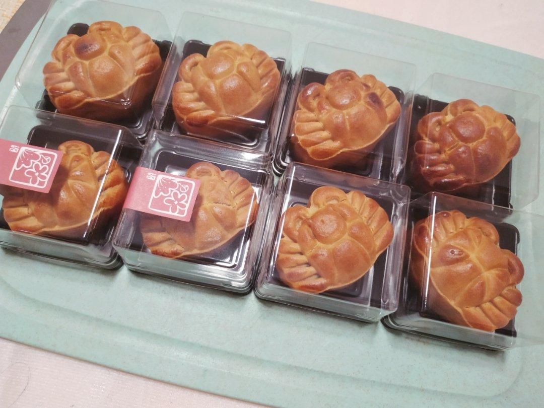 广式月饼—蛋黄莲蓉月饼