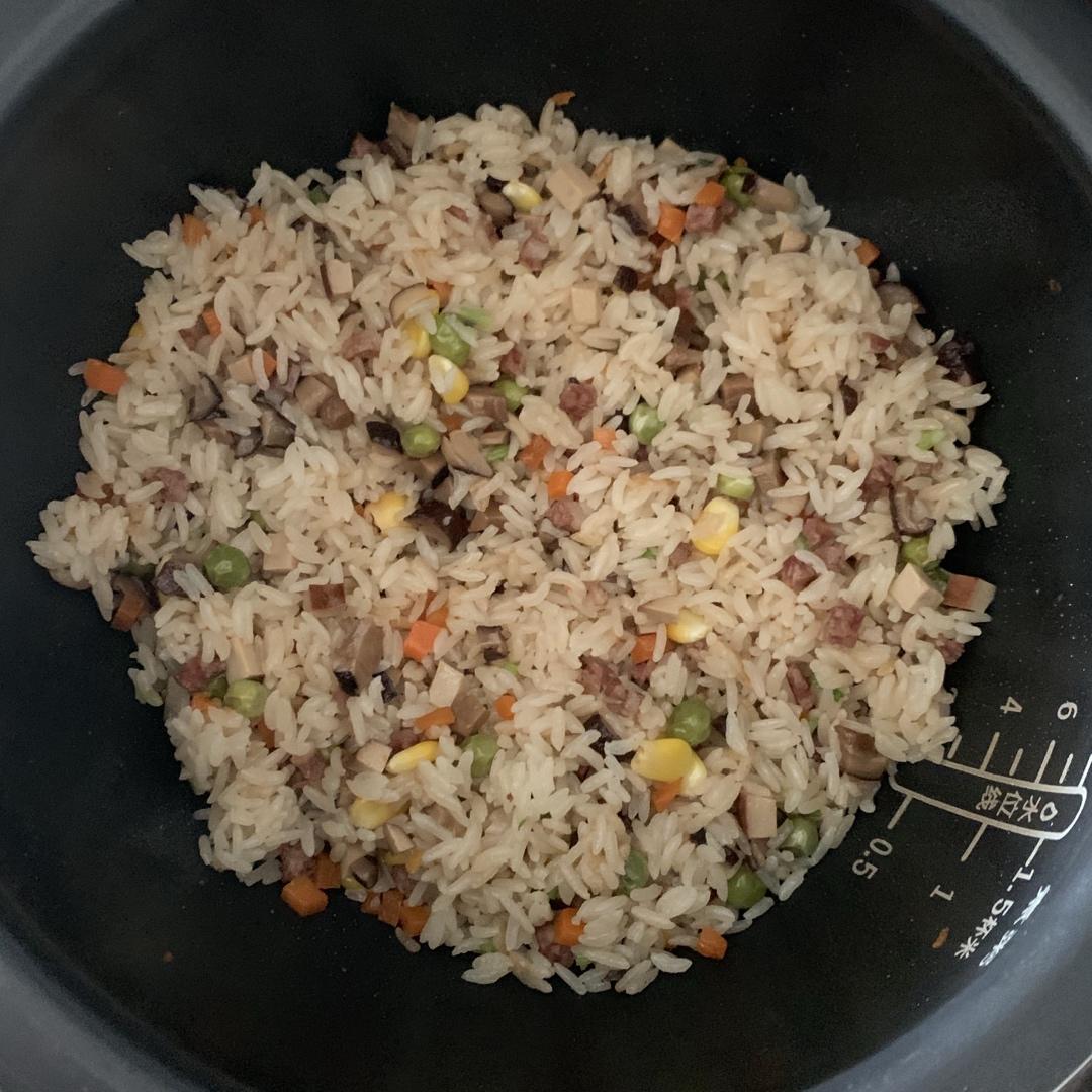 香菇腊肉饭