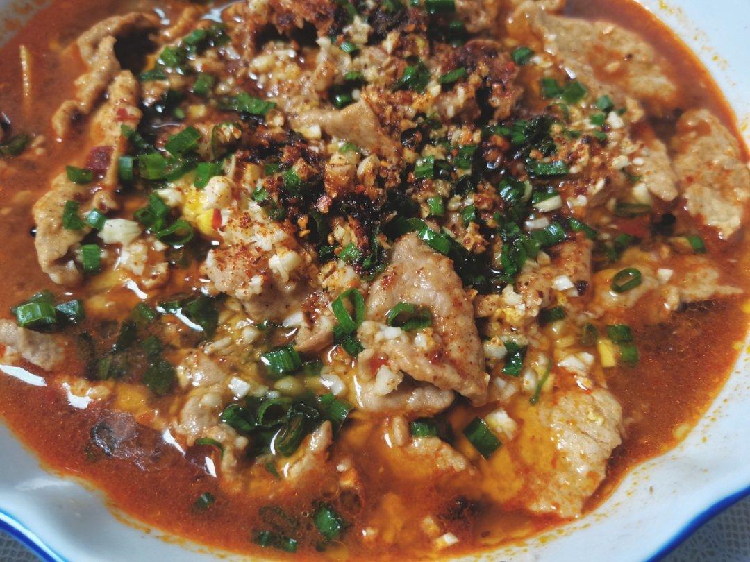 厨师长教你：“水煮肉片”的正宗做法，这味道真的很四川