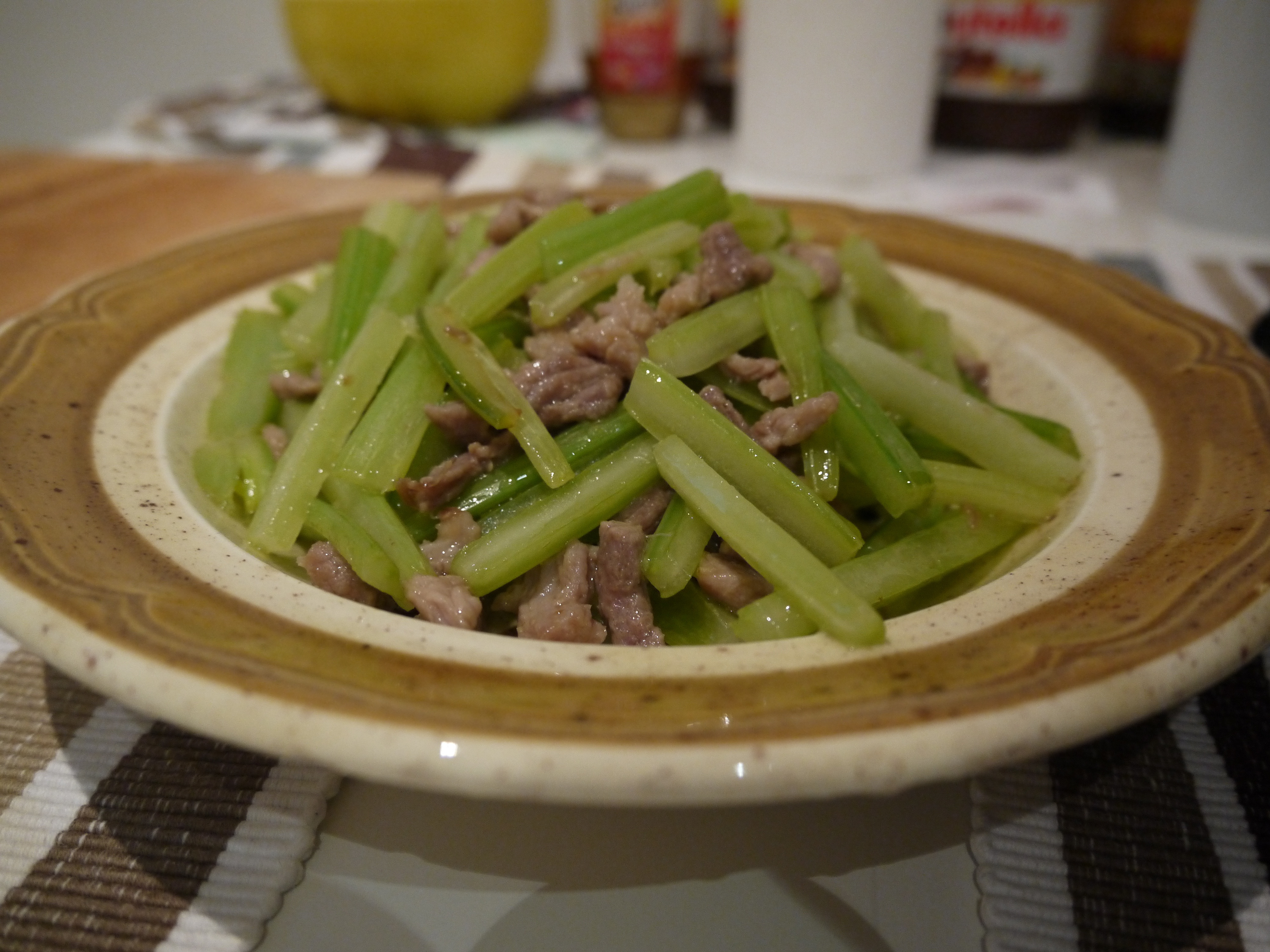 芹菜肉丝