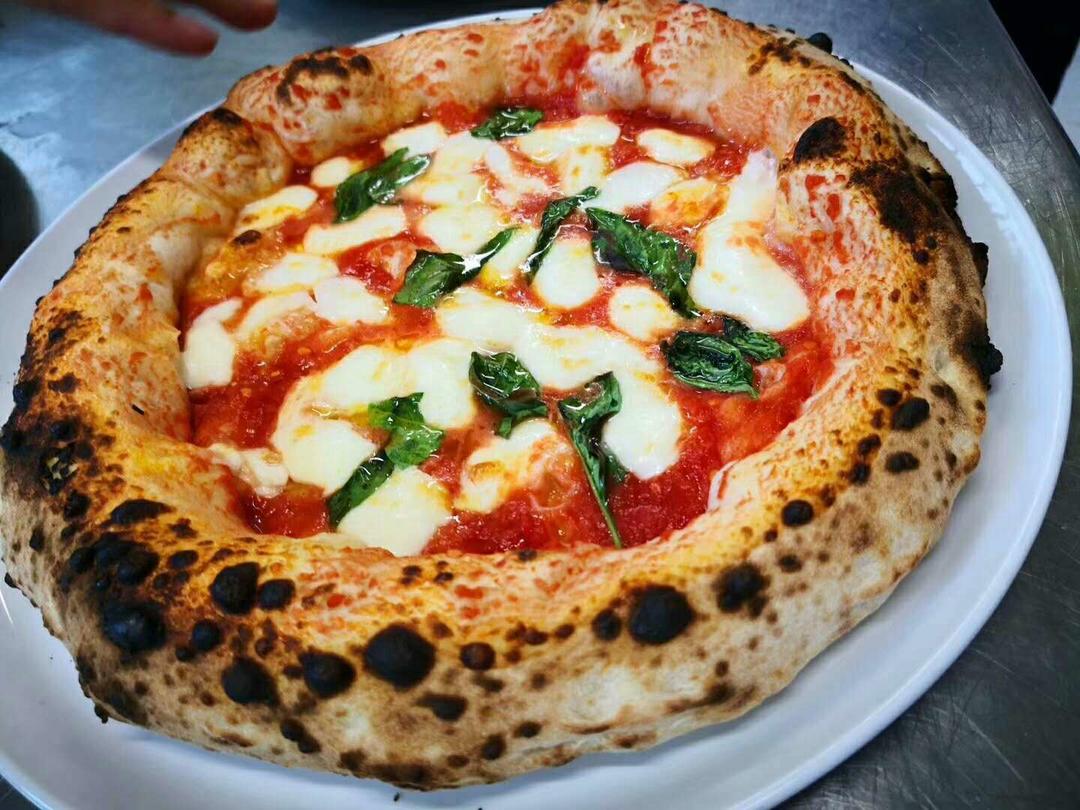 8寸纯手工什锦披萨