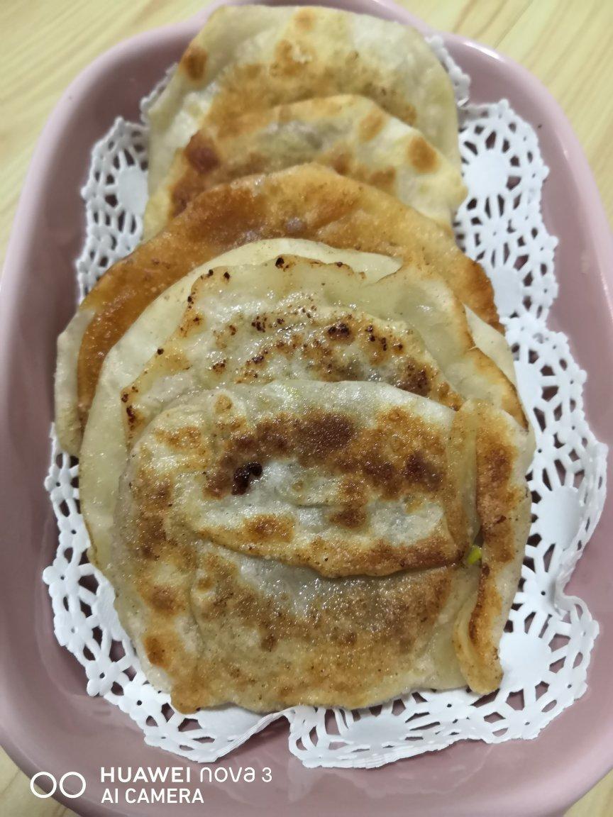 千层肉饼(不用活面的馅饼，饺子皮做)