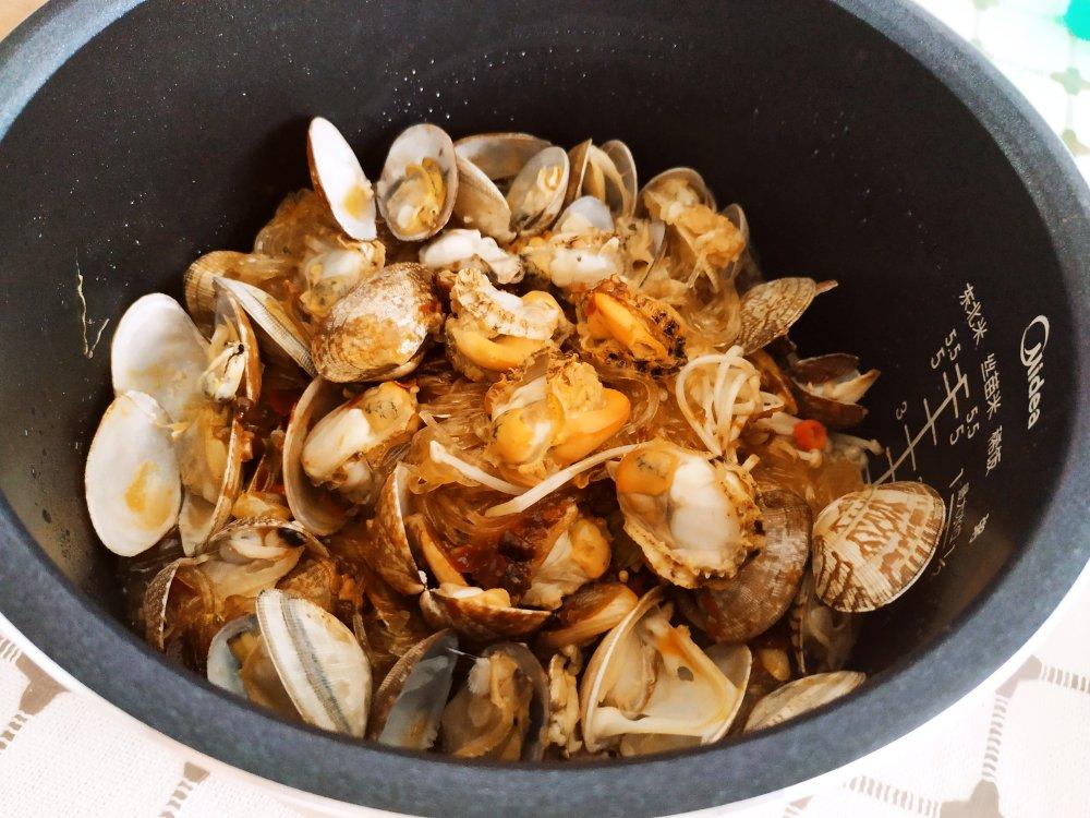 家常美味花蛤粉丝煲