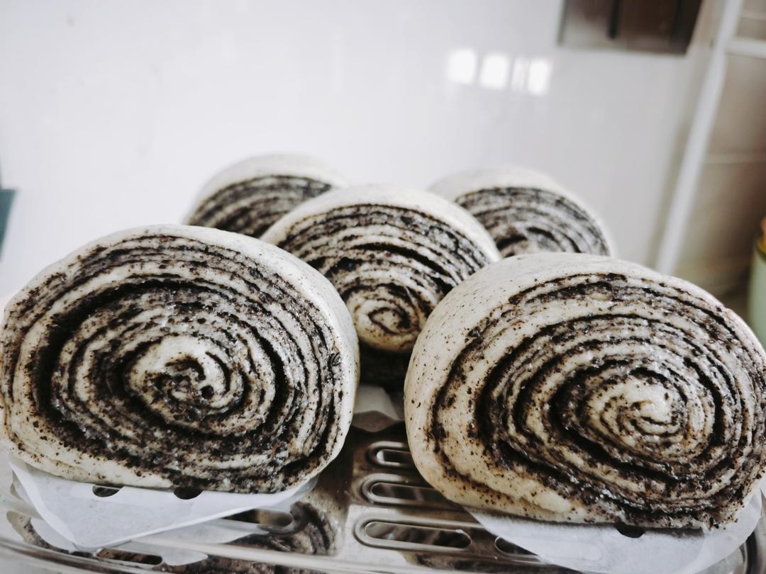 黑芝麻花生卷馒头