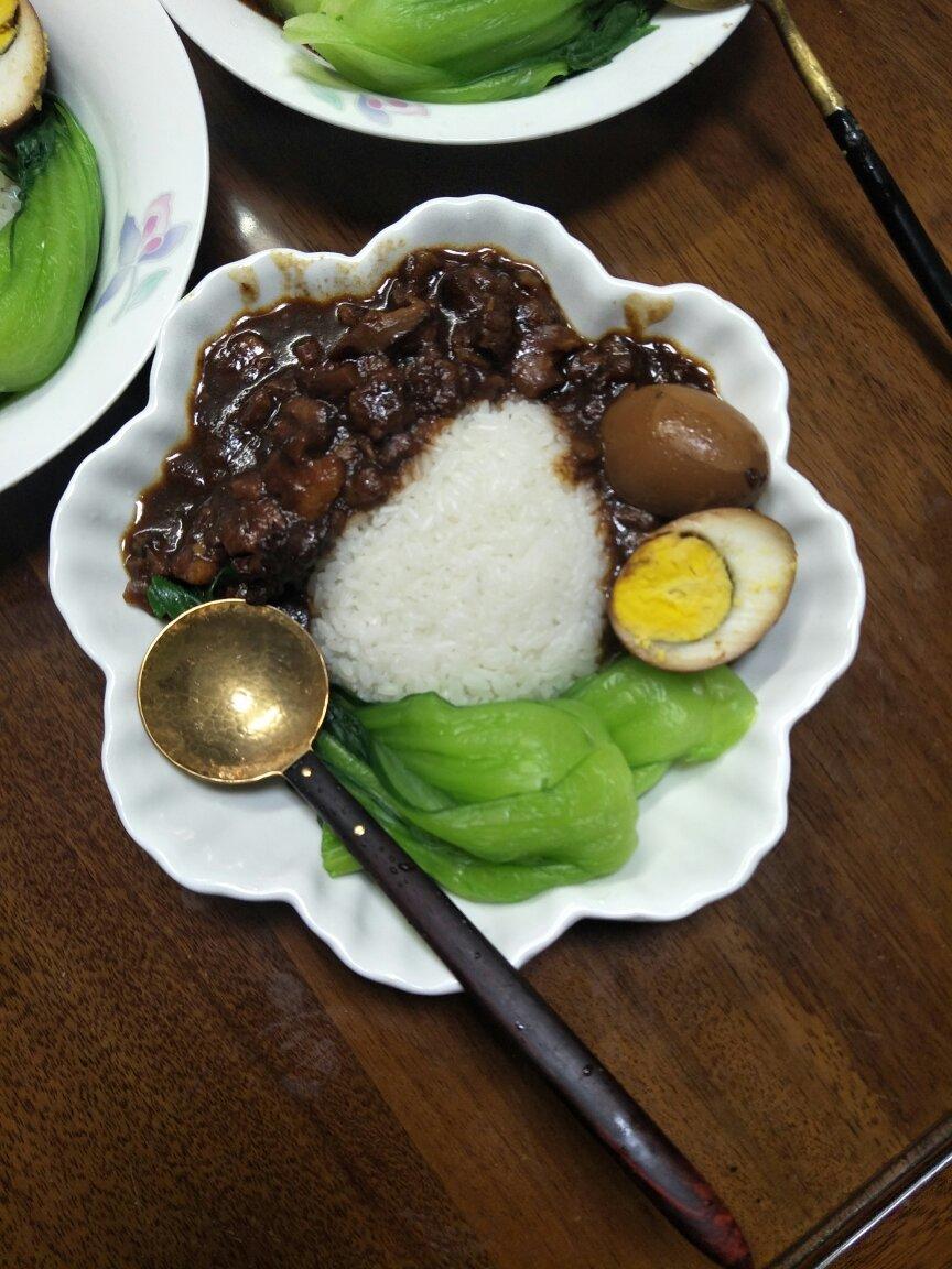 洋葱酥卤肉饭