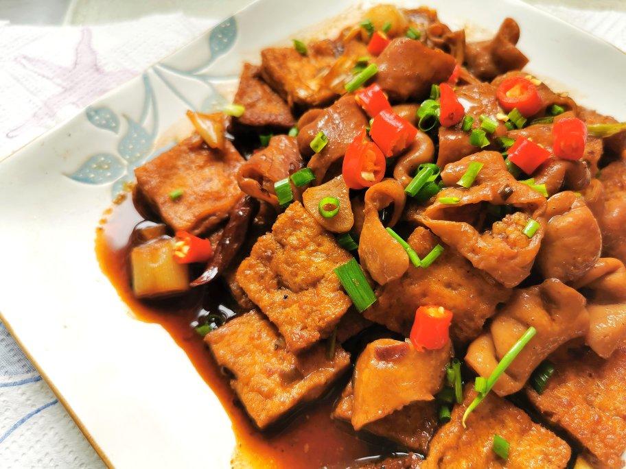 臭豆腐肥肠煲