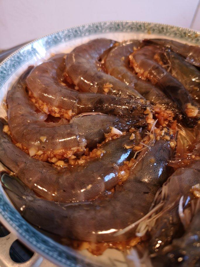 蒜蓉粉丝蒸大虾